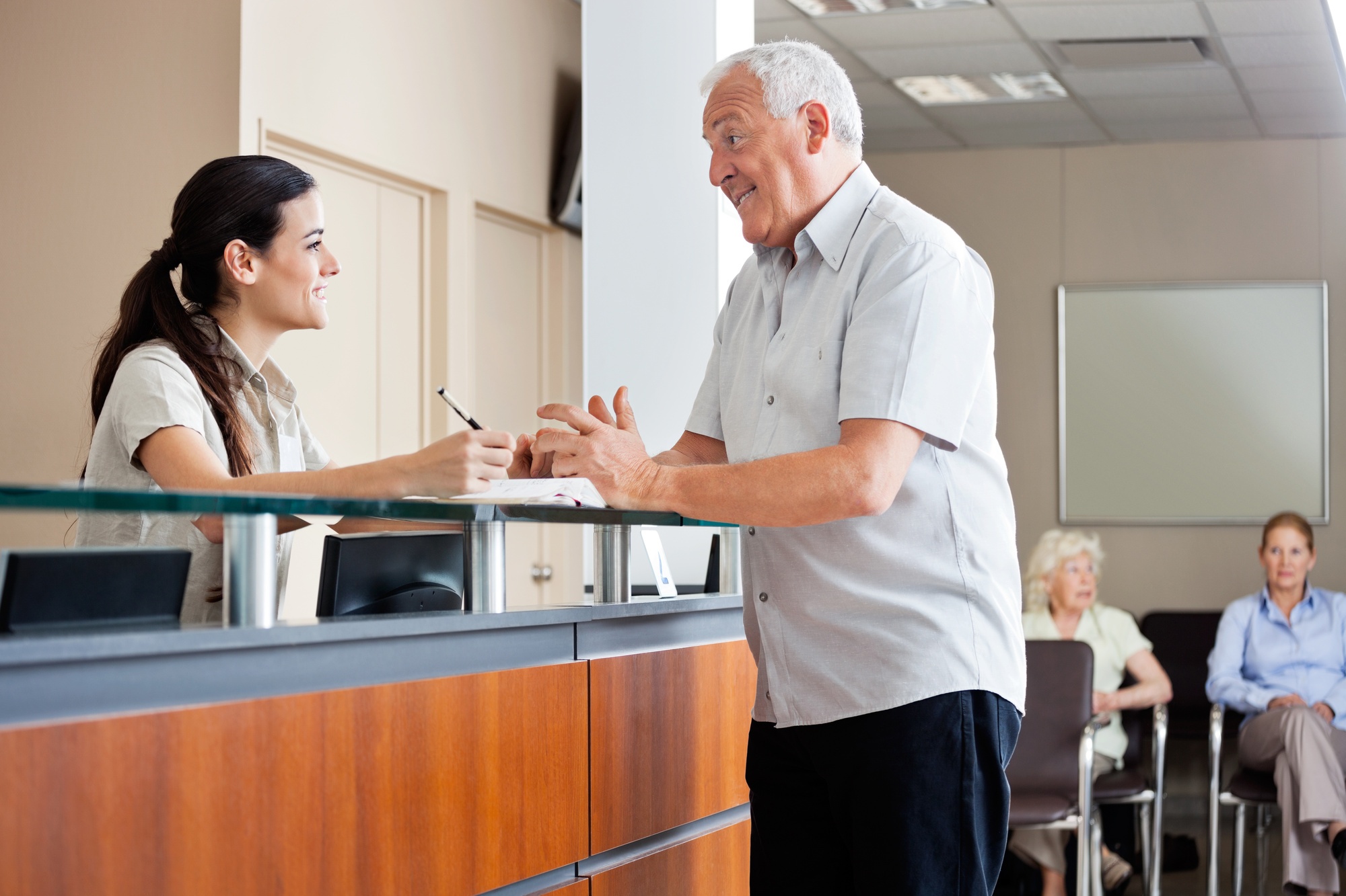 Front Desk Receptionist Vs Virtual Receptionist